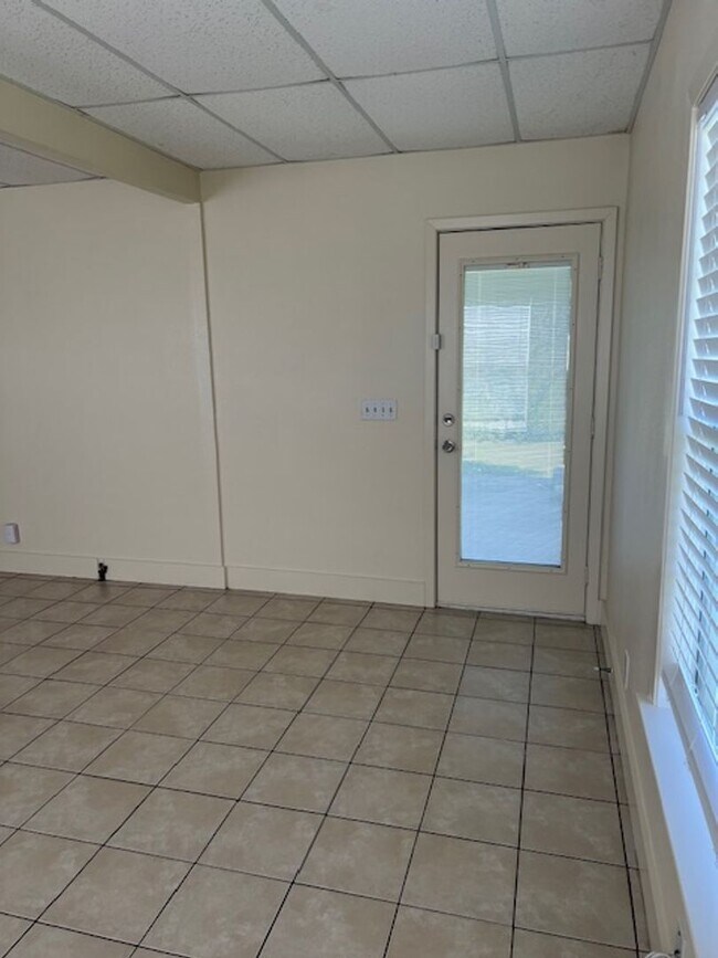 Building Photo - 755 CR 149