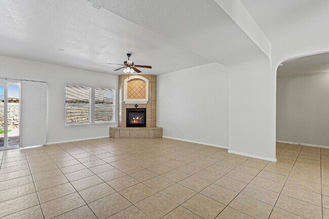 Building Photo - "Spacious 4-Bed Oasis with Granite Touches...