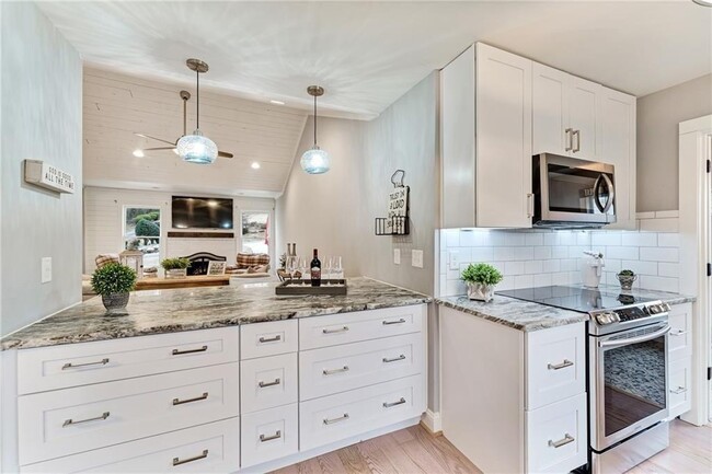 Building Photo - 5235 Lanier Ln