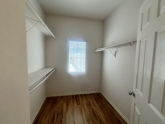 Building Photo - 926 Camino De La Reina