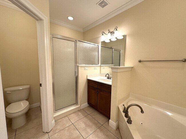 Building Photo - 413 Nathey Ave