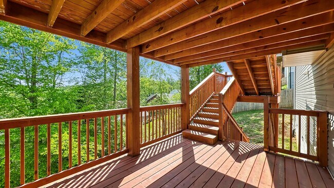 Building Photo - FANTASTIC 4 BEDROOM HOME LOCATED IN KARNS!!