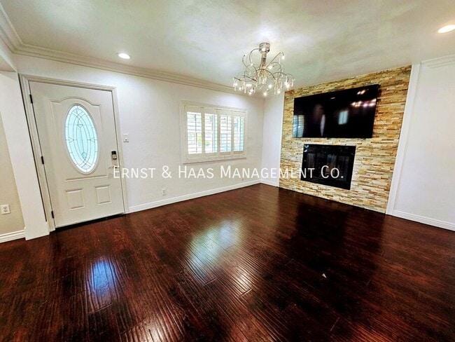 Building Photo - 5012 N Bentree Cir