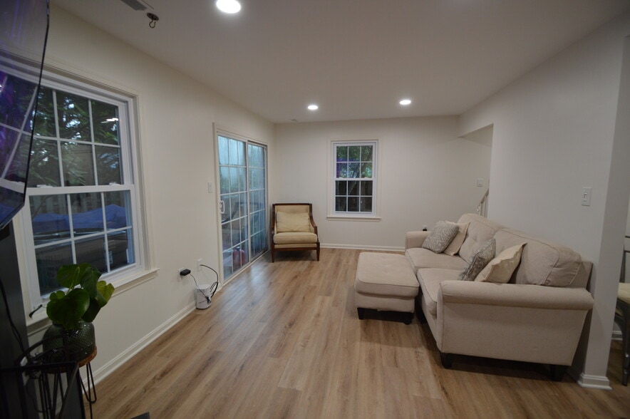 Living Room - 3337 Ladino Ct