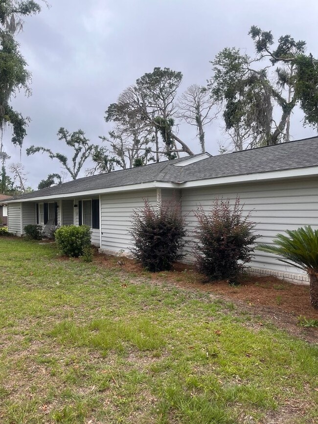 Primary Photo - 5351 Golf Dr