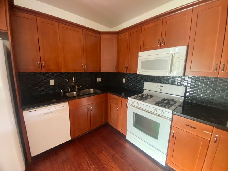 Building Photo - 332 S Virgil Ave