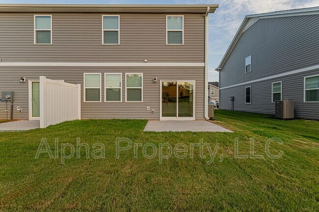 Building Photo - 1239 Westgate Vlg Dr