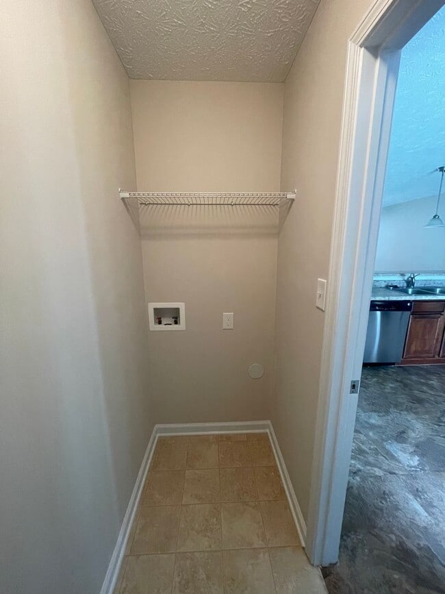 Building Photo - 2 Bedroom Townhome in Havelock