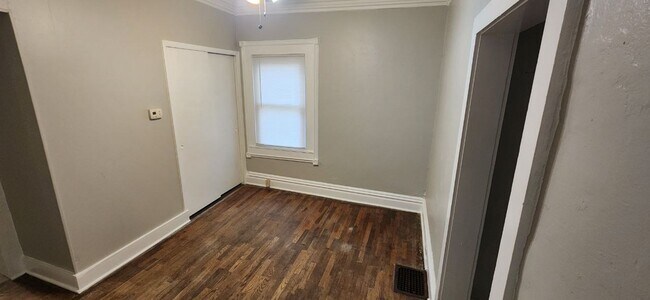 Building Photo - 732 Chestnut St