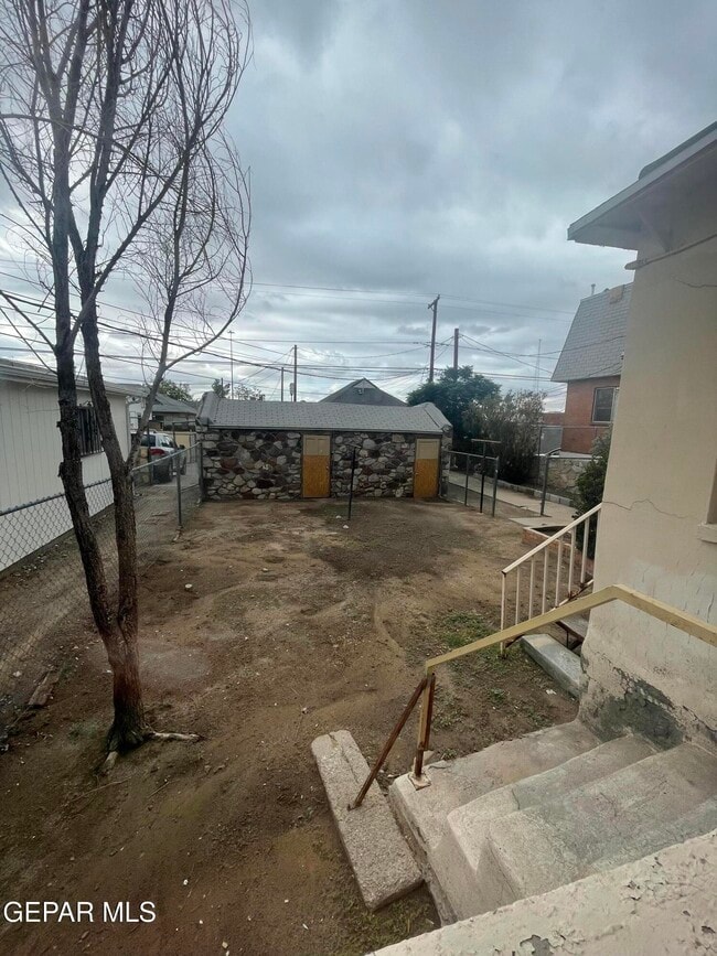 Building Photo - 1522 Yandell Dr