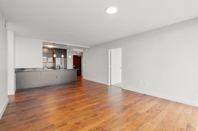 Building Photo - Beautiful Ocean View 2-Bedroom / 2-Bathroo...