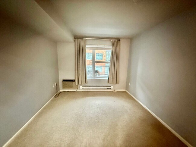 Building Photo - University District Condo