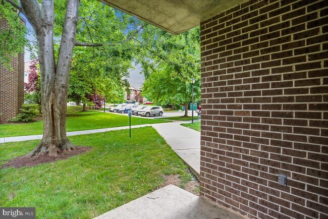 Building Photo - 18401 Guildberry Dr