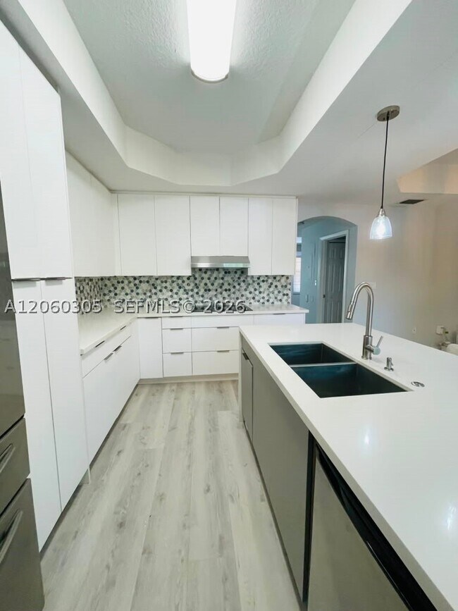 Building Photo - 790 SW 107th Ave