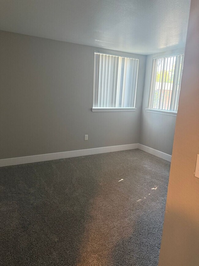 Building Photo - A New Wave of Living Here At Powell Court Apartments!