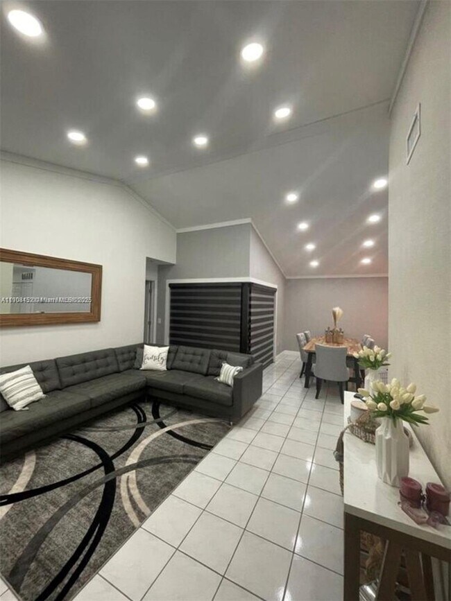 Building Photo - 21045 SW 124th Ave Rd