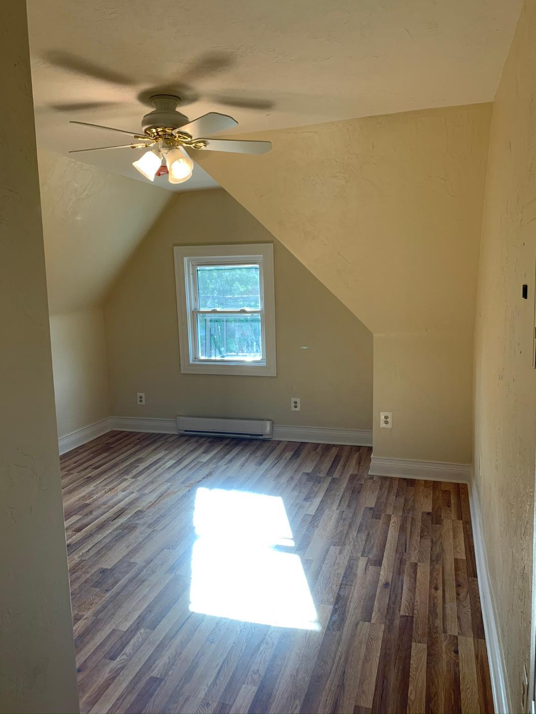 Building Photo - 218 S St Clair St