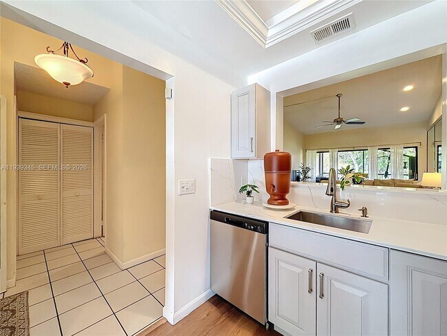 Building Photo - 2363 SW 15th St