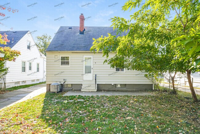 Primary Photo - 27511 Forestview Ave