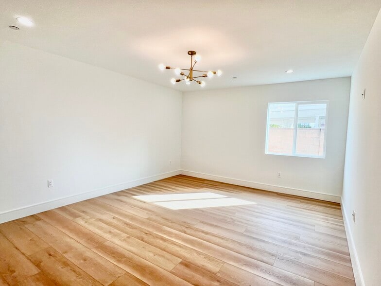 Master Bedroom - 11943 Burton St