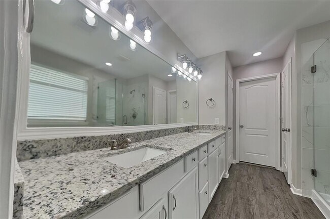 Building Photo - 22447 Stamford Brook Ct