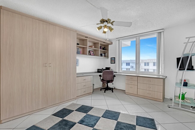 Building Photo - 3221 S Ocean Blvd