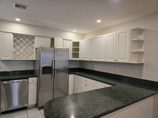 Building Photo - 89 Sumo Village Ct