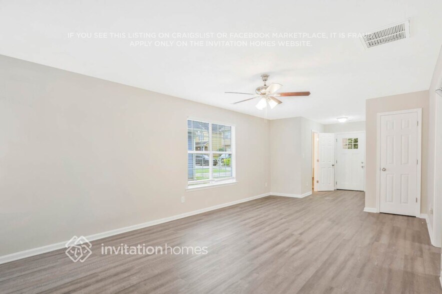 Building Photo - 3718 Oakwood Manor Ct
