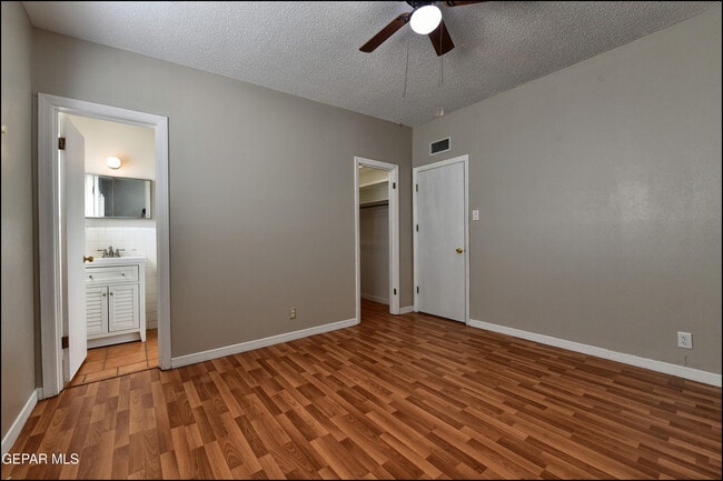 Building Photo - 5108 Paris Ave