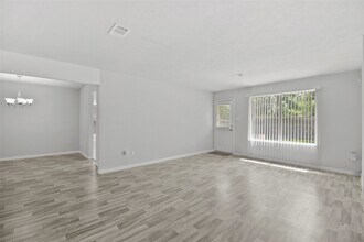 Building Photo - 12803 Rockford Dr