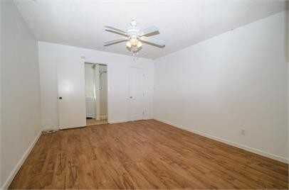 Building Photo - Rarely Available Private 5 Bed 3 Bath House w/ 2 Masters