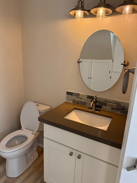 Downstairs bathroom - 1602 12th St