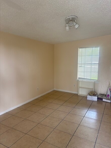 Building Photo - 215 Adkins Dr