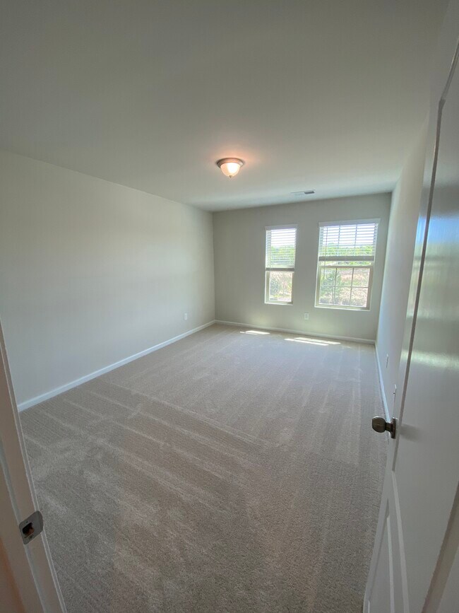 Building Photo - 11122 Westbranch Pkwy