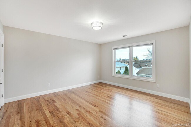 Building Photo - 134-110 10th St