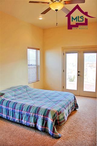 Building Photo - Beautiful Home in Gated community with pool, club house and limited work out facility.