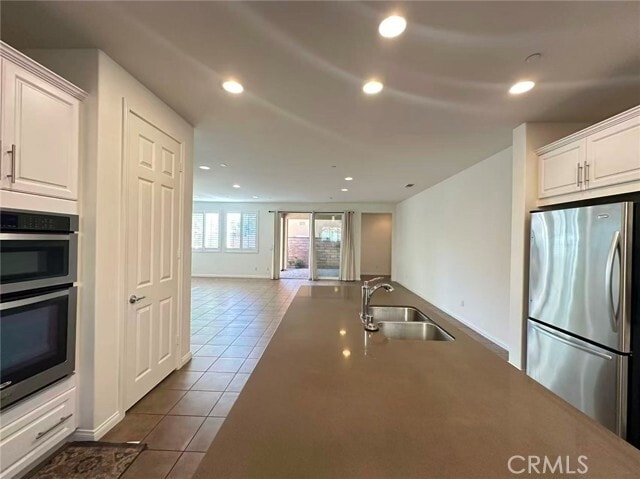 Building Photo - 2960 E Via Corvina