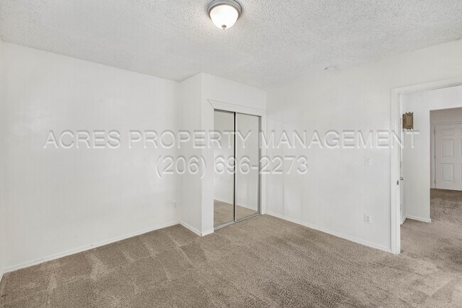 Building Photo - 2034 E 34th St