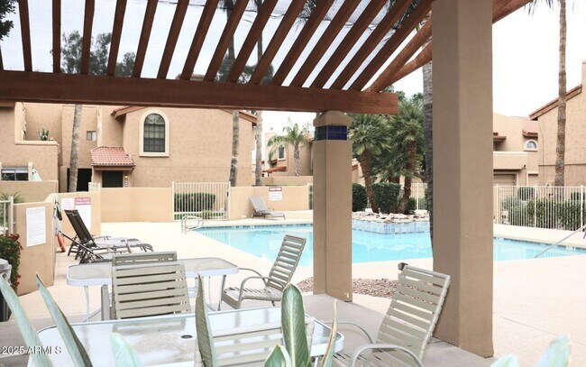 Building Photo - 5640 E Bell Rd