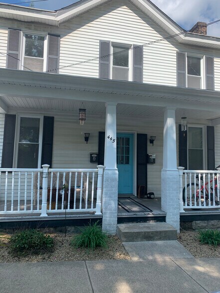 2nd floor apartment - 445 Westminster Ave