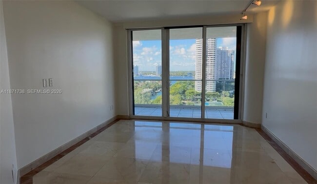 Building Photo - 2600 Island Blvd