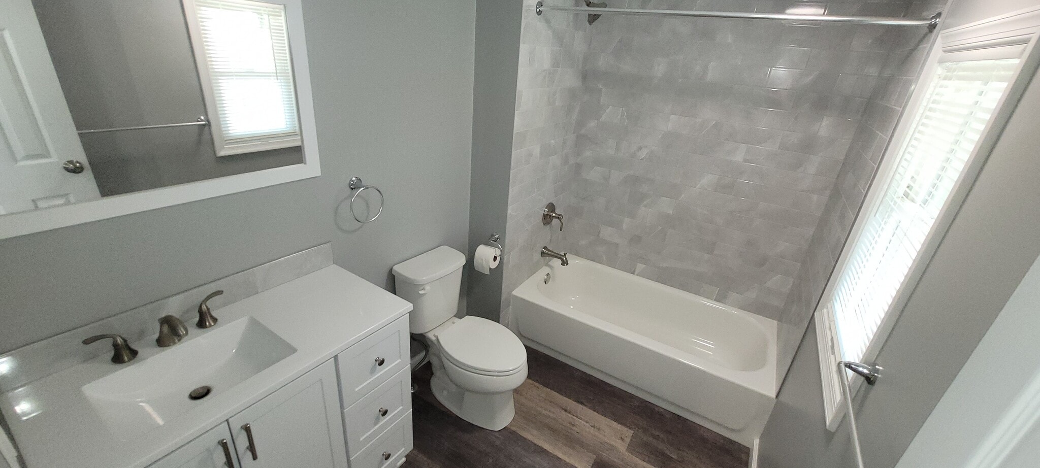 Full bed first floor with ceramic tile surround - 220 Prospect Ave