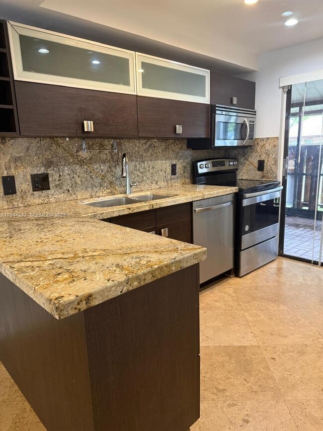 Building Photo - 118 Wimbledon Lakes Dr