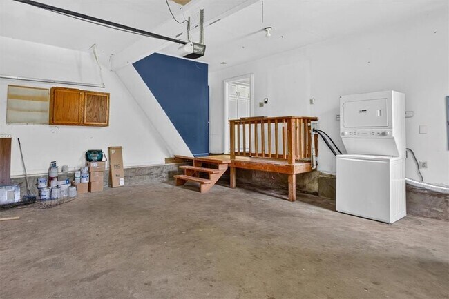 Building Photo - 115 Hubbard Dr