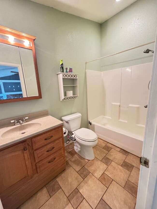 Building Photo - 3 bed/2 ba country home