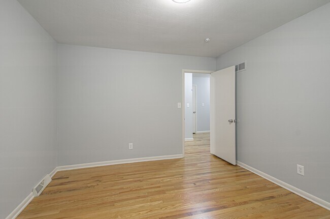 Building Photo - 4711 E 109 Terrace
