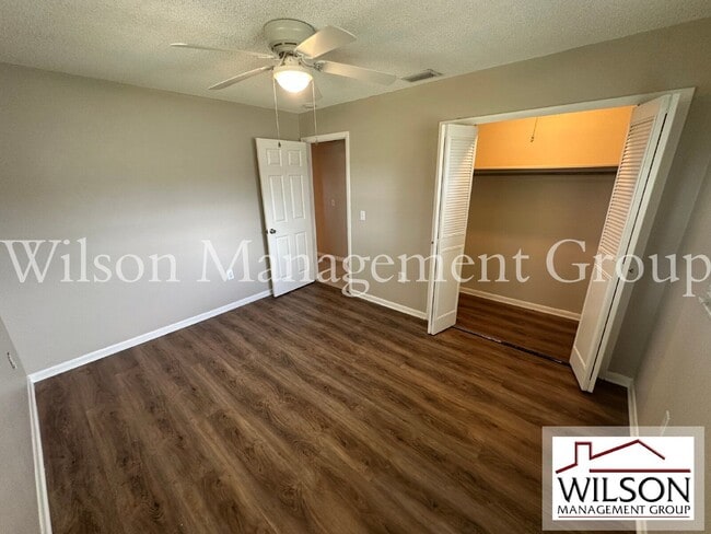 Building Photo - 620 Lakespur Ln