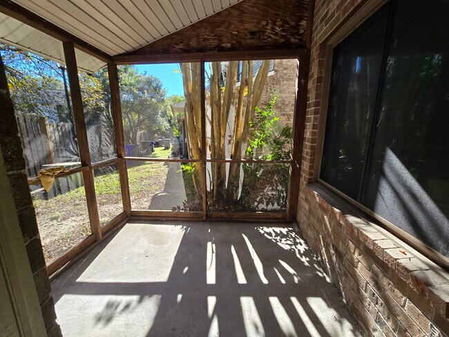 Building Photo - 1915 Tropicana Rd