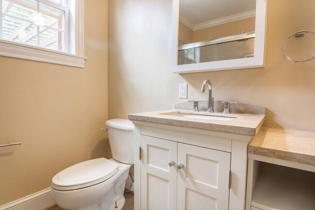 Building Photo - Gorgeous 3 Bedroom 2 Bath in Popular Parki...