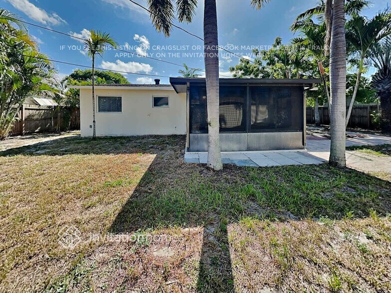 Building Photo - 908 Belmont Dr